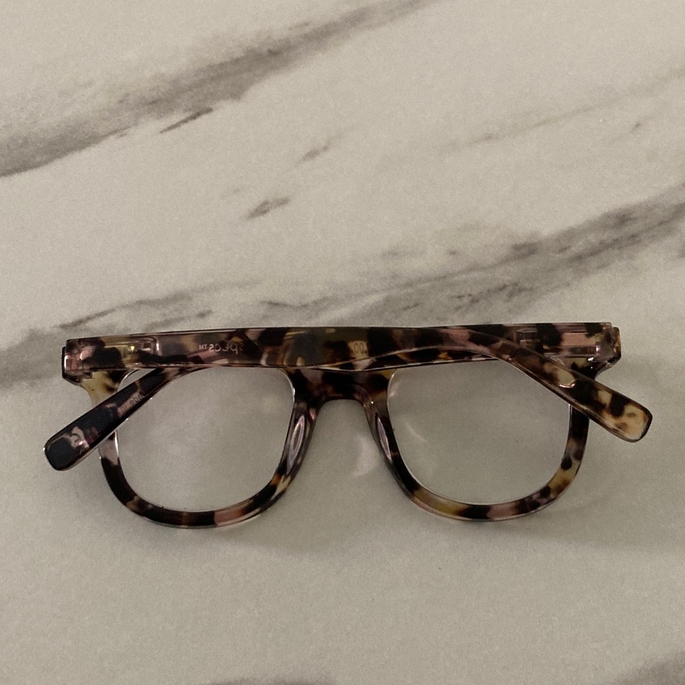 Tortoise Shell Pattern Glasses - Picture 8 of 16